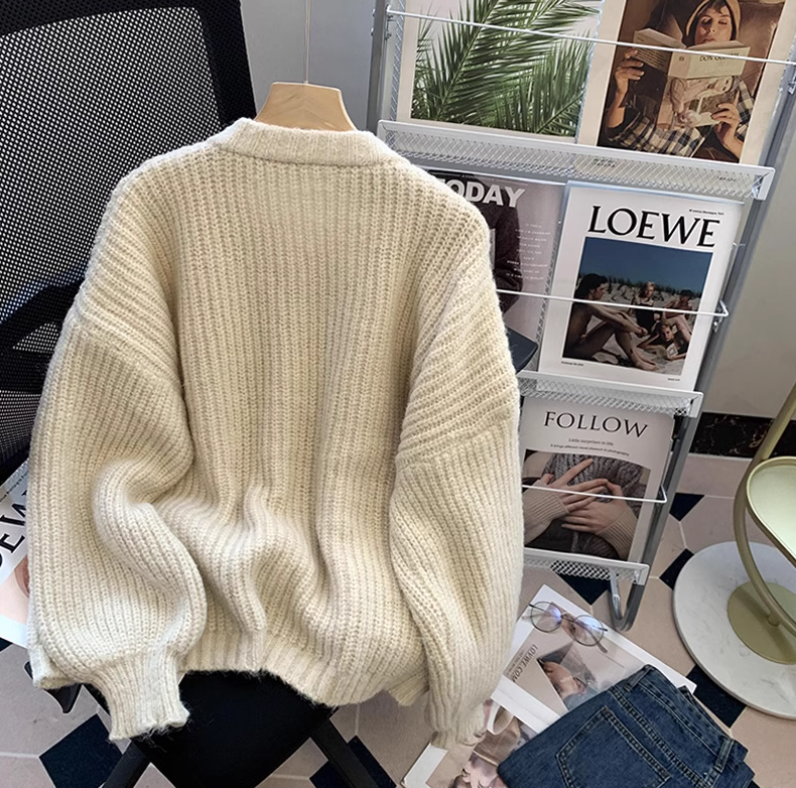 Retro Gentle Style Thick Round Neck Knitted Cardigan  ED0222