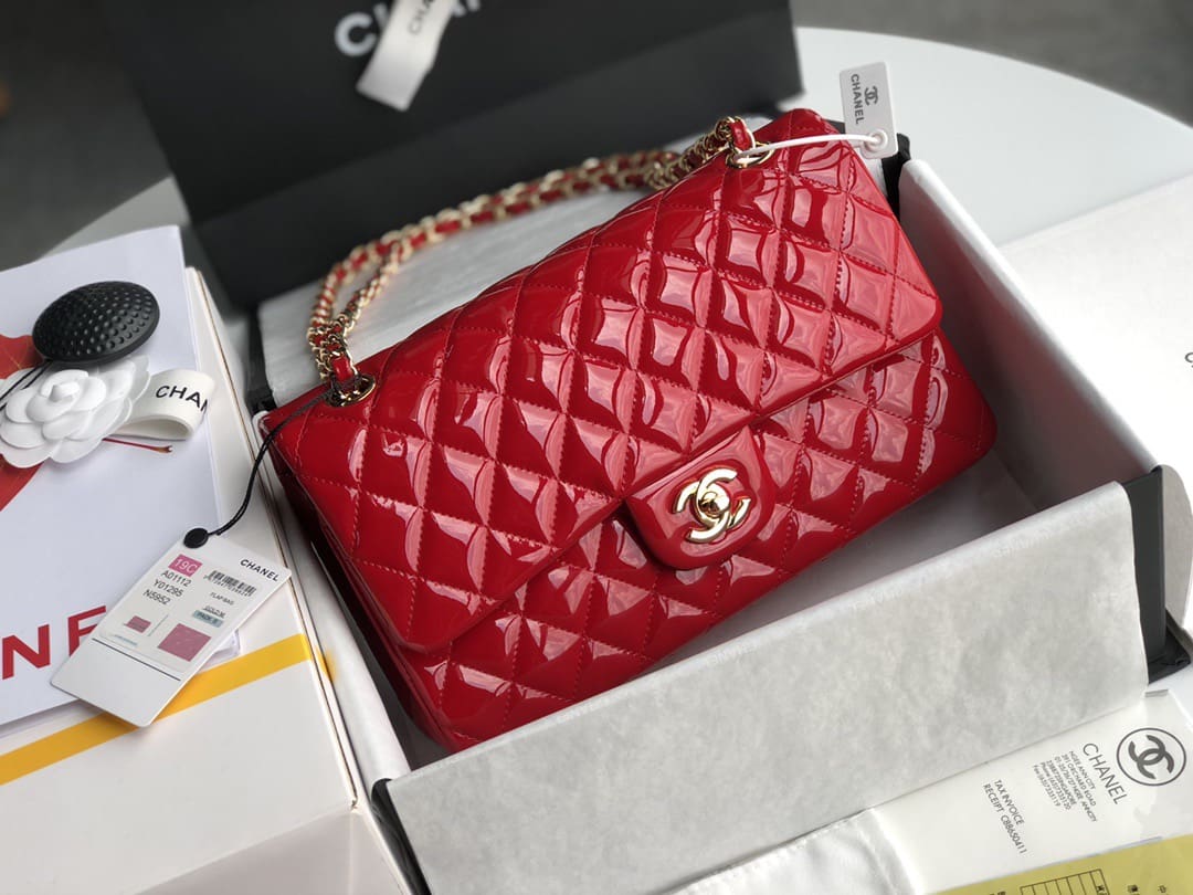 Chanel Classique patent leather red handbag Golden Metal