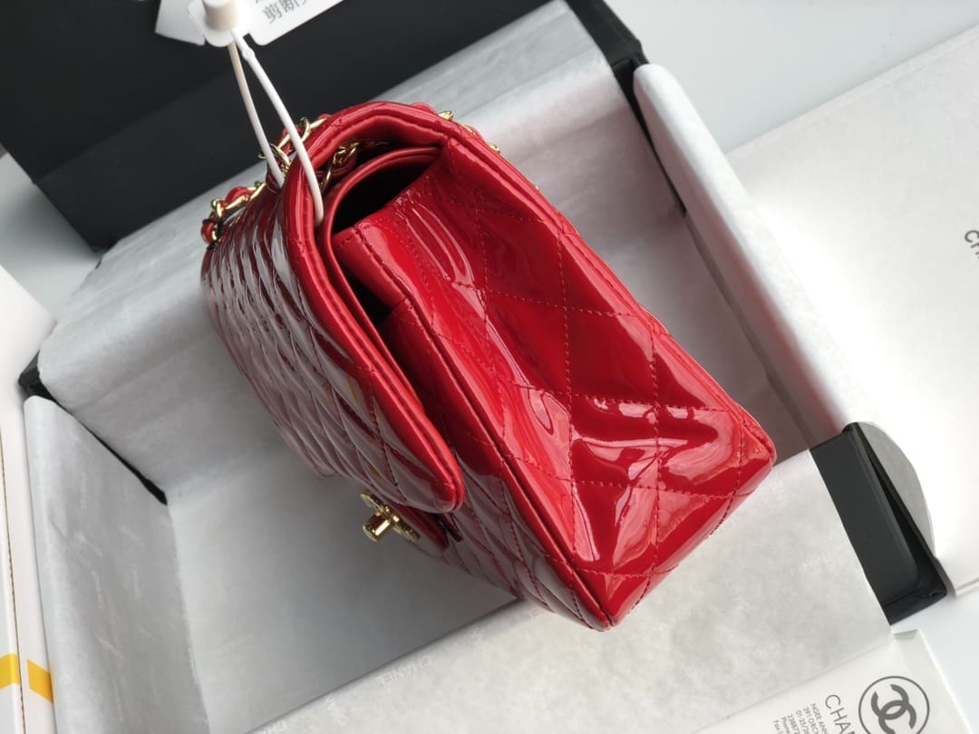 Chanel Classique patent leather red handbag Golden Metal