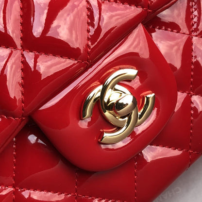 Chanel Classique patent leather red handbag Golden Metal