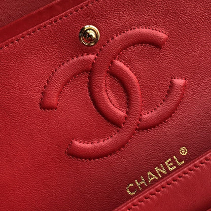 Chanel Classique patent leather red handbag Golden Metal