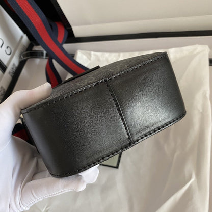 Gucci GG Supreme Messenger Bag