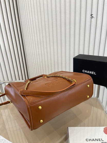 CC MEDIUM DEAUVILLE TOTE BAG  CALFSKIN