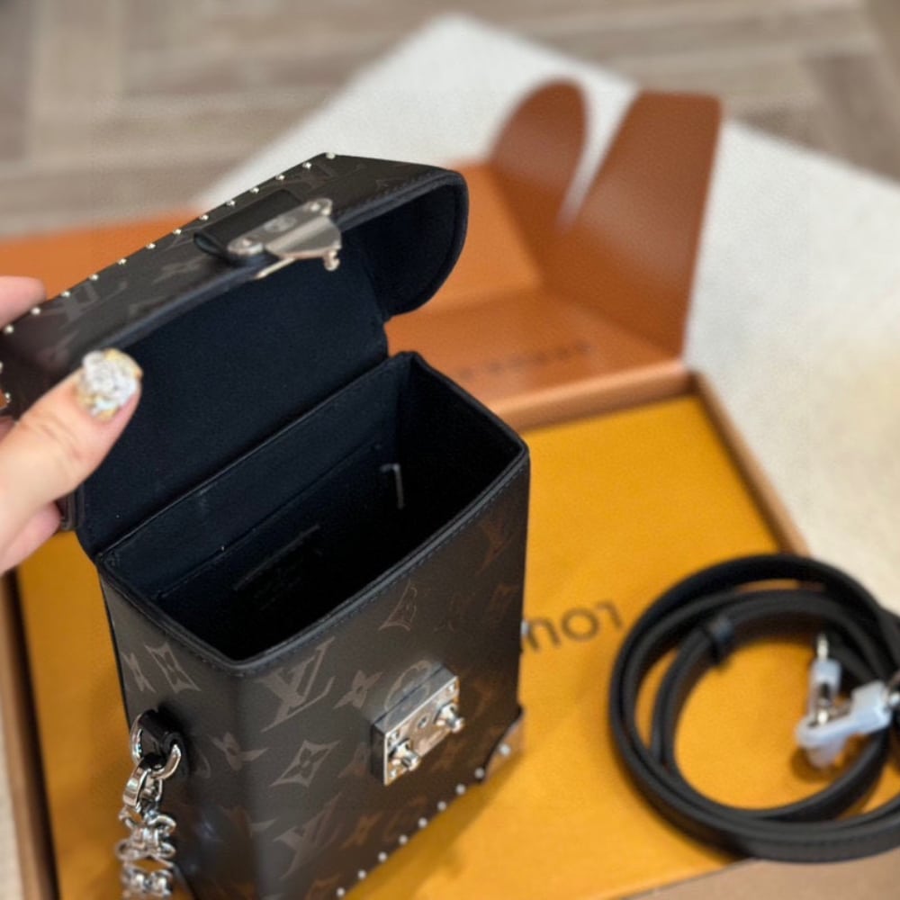 LOUIS VUITTON CAMERA BOX BLACK 12CM M11269