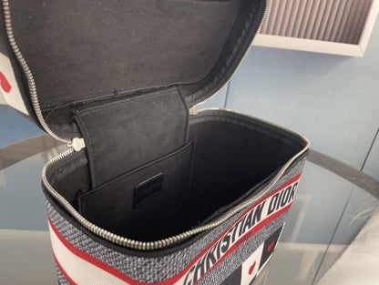 Dioramour Vanity Case