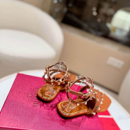 VALENTINO GARAVANI ROCKSTUD THONG SANDALS BROWN