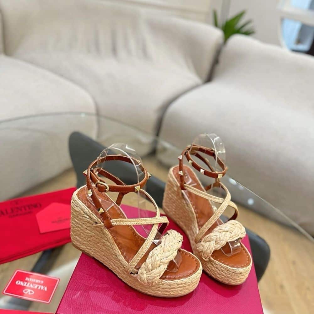 VALENTINO GARAVANI WOVEN RAFFIA WEDGE ESPADRILLES FARFETCH BEIGE