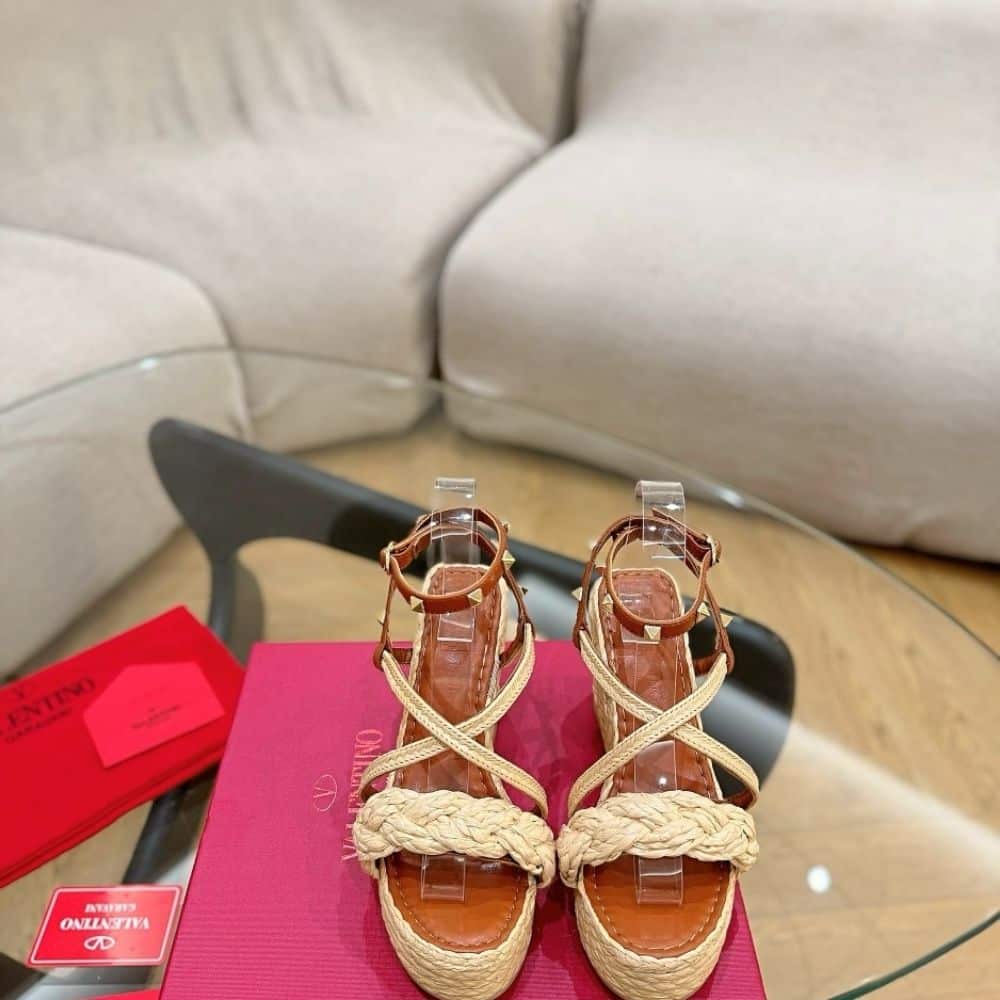 VALENTINO GARAVANI WOVEN RAFFIA WEDGE ESPADRILLES FARFETCH BEIGE