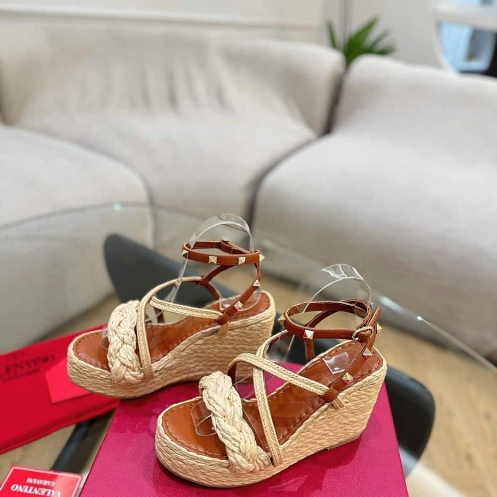 VALENTINO GARAVANI WOVEN RAFFIA WEDGE ESPADRILLES FARFETCH BEIGE