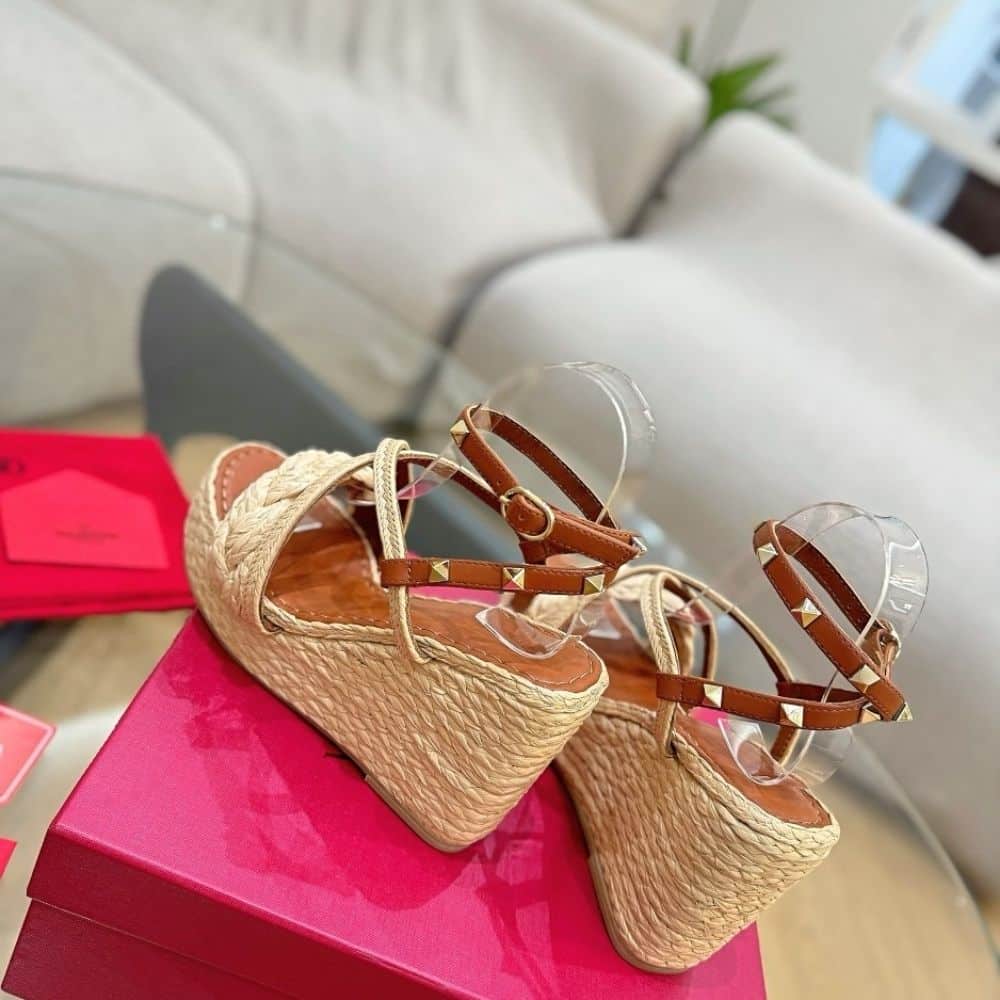 VALENTINO GARAVANI WOVEN RAFFIA WEDGE ESPADRILLES FARFETCH BEIGE