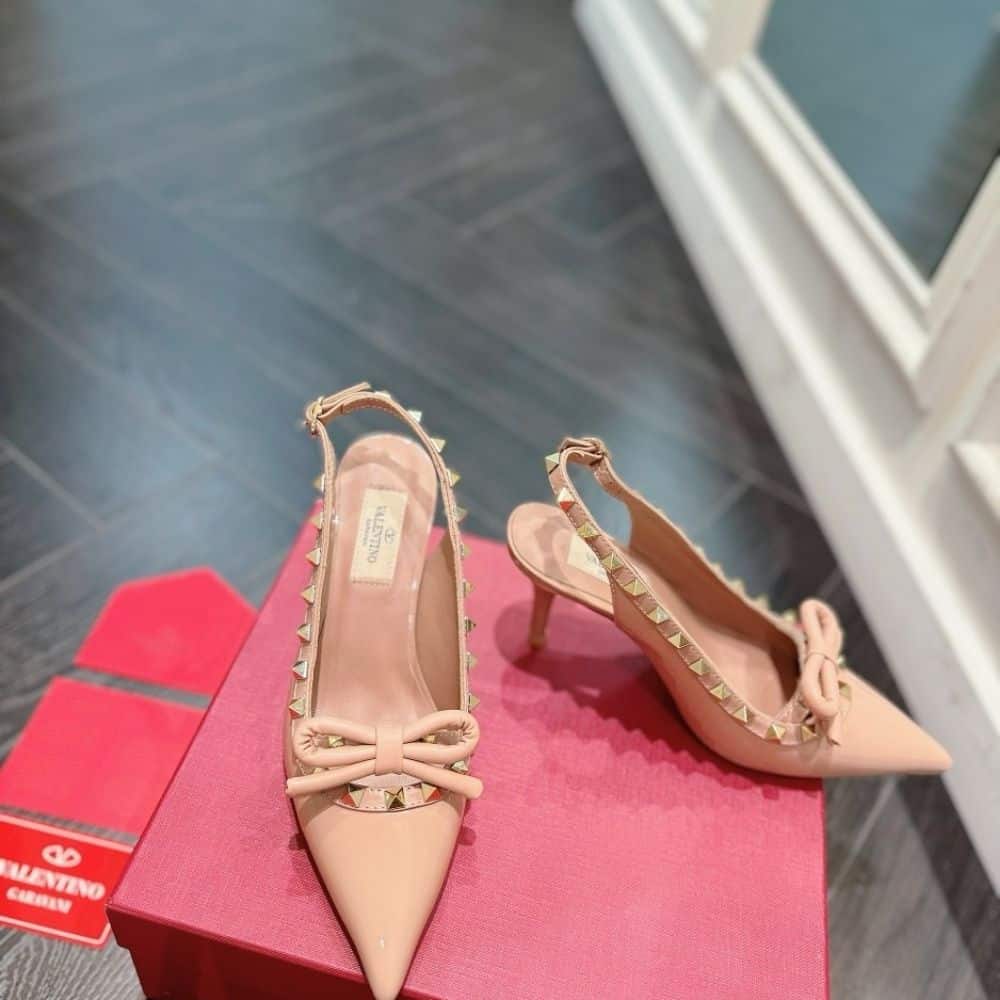 VALENTINO ROCKSTUD BOW SLINGBACK PUMP IN PATENT WITH MATCHING STUDS CINNAMON PINK WS0IB8TZEGF10