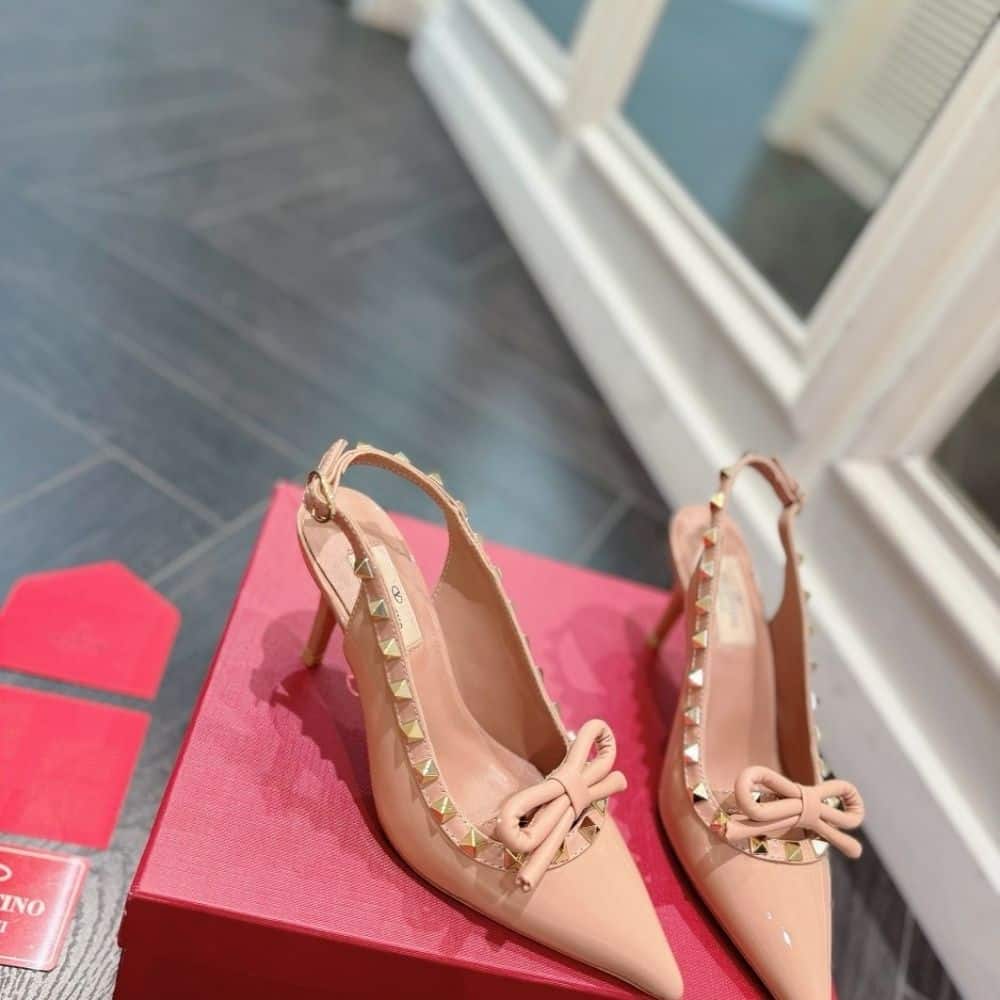VALENTINO ROCKSTUD BOW SLINGBACK PUMP IN PATENT WITH MATCHING STUDS CINNAMON PINK WS0IB8TZEGF10