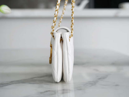 𝗖𝗛𝗔𝗡𝗘𝗟 𝟐𝟒𝐂 Vintage Logo Quilted Lambskin Shoulder Bag 11.5x24x4.5cm