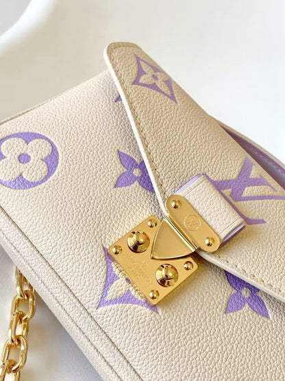 Louis Vuitton M23940 Pochette Métis East West