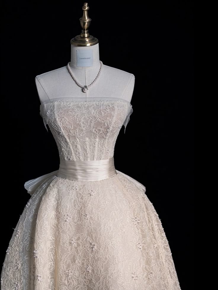 A Line Wedding Dress Lace Strapless Wedding Party Dress Customized Long Formal Women Bride Dress     cg25847