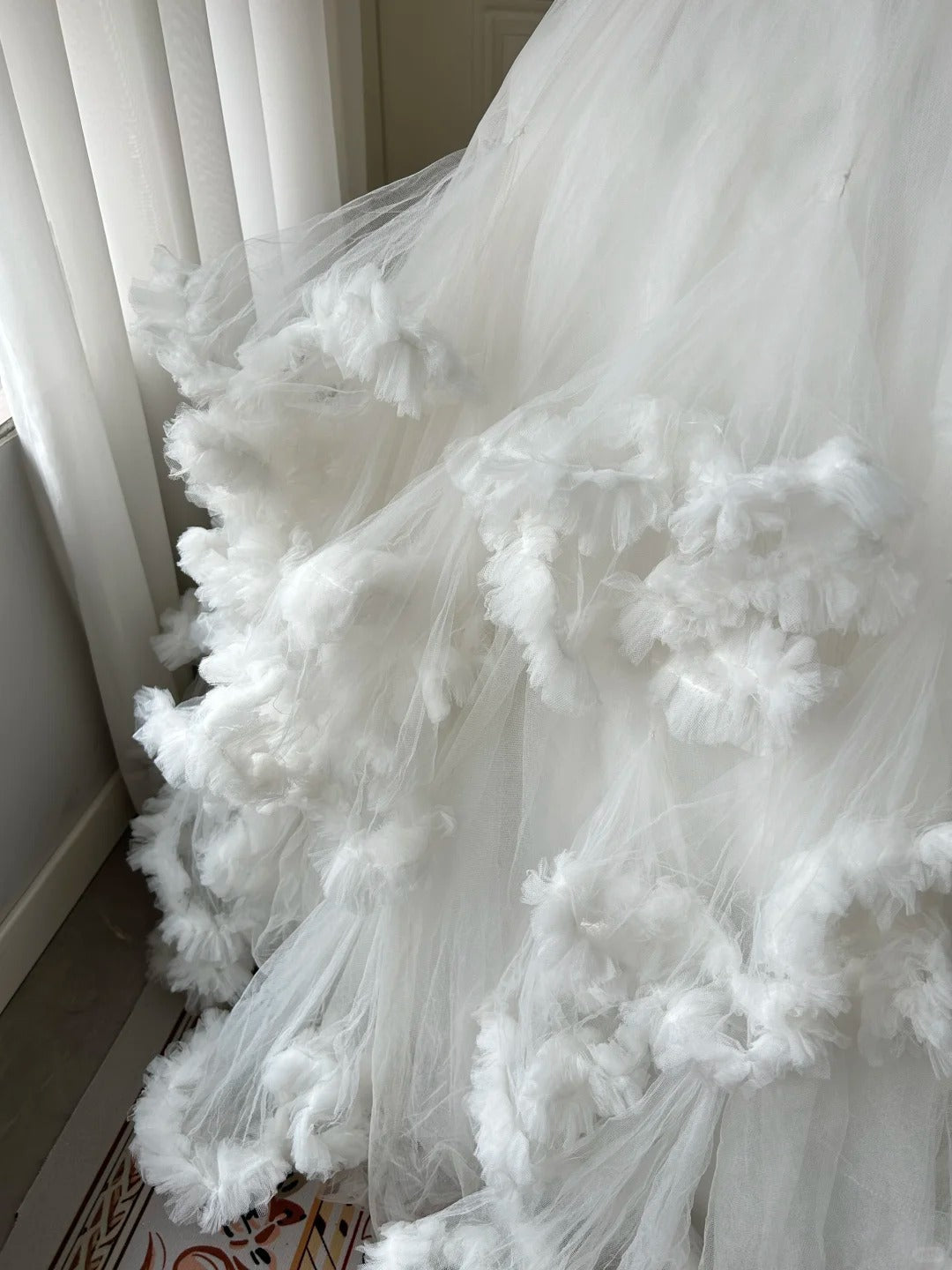 A Line White Tulle Strapless Wedding Dress Sleeveless Long Bridal Dress   cg25992