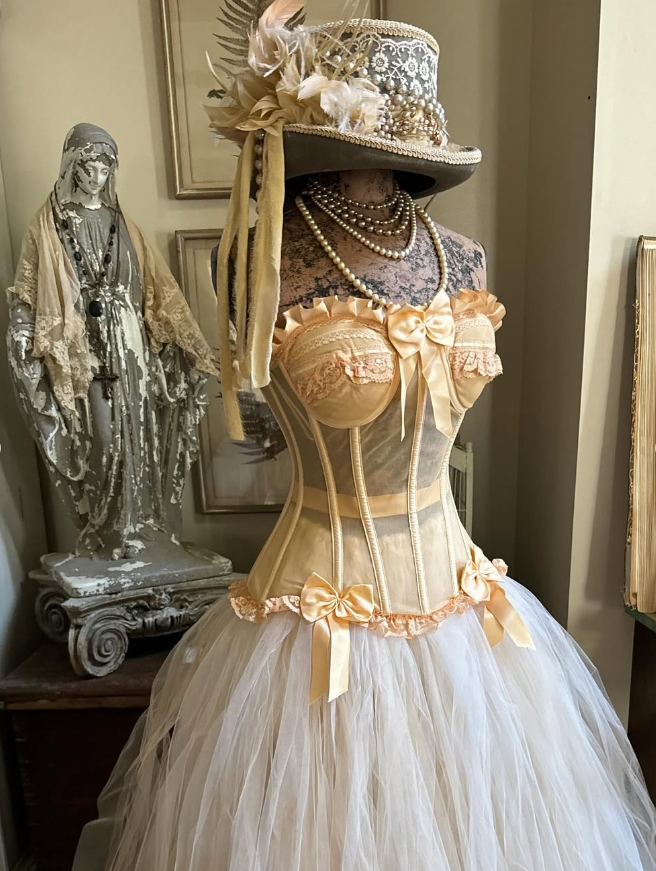 Lolita Ball Gown Strapless Lace Tulle Short Homecoming Dress with Bow SH2256