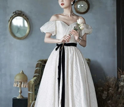 White Elegant Fashion Elegant Textured Long Satin short sleeves Floor-Length Prom Dress Evening Dress Princess Graduation Dress Adult Ceremony Dress gh3845