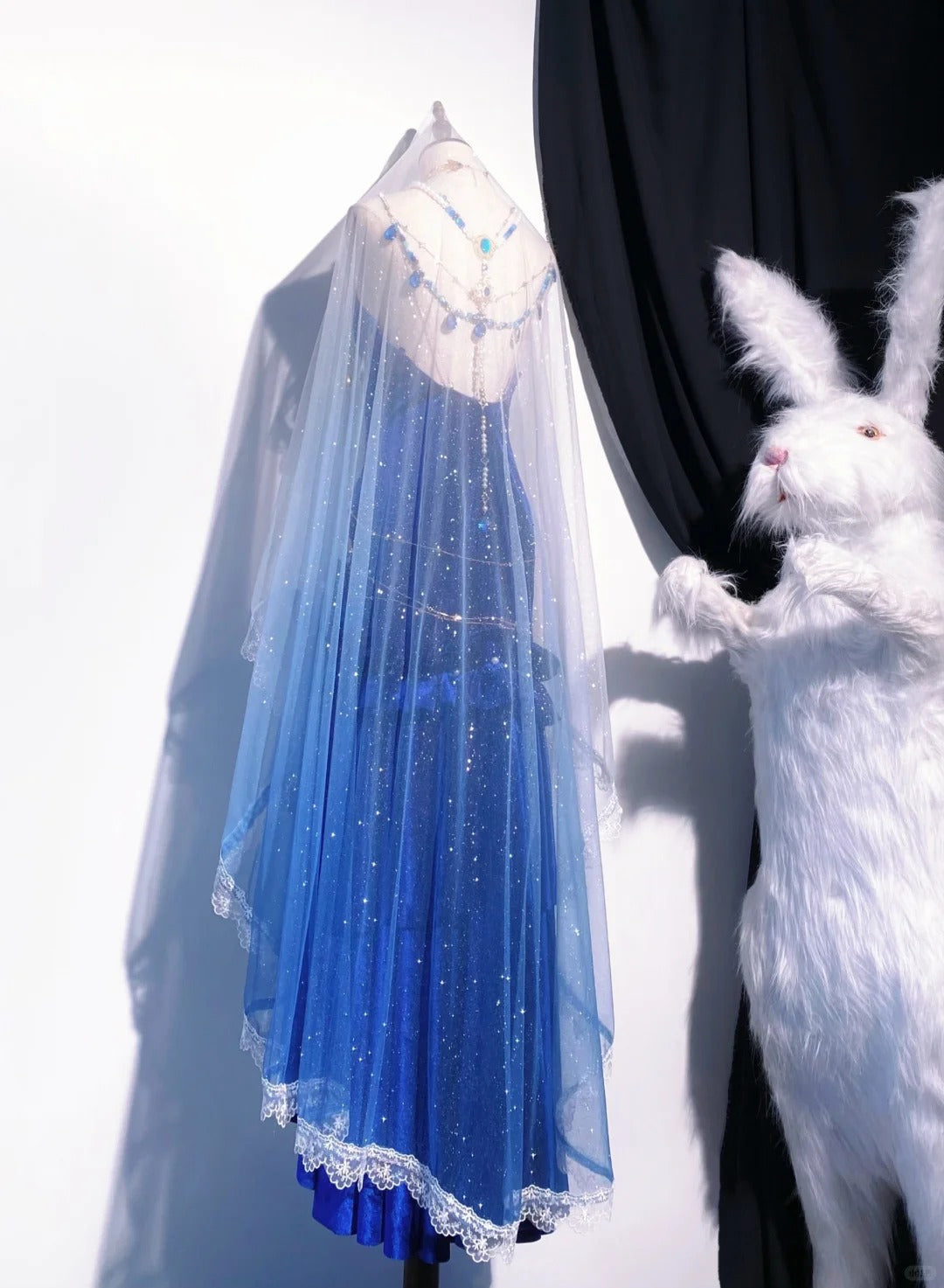 Burgundy Gorgeous Elegant Delicate Beaded Spaghetti Strap Long Ruffled Velvet Ball Gown Evening Gown Party Dress gh4170