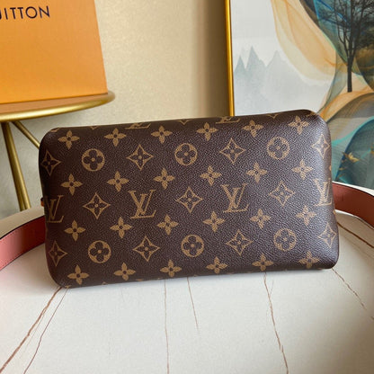 Louis Vuitton M44546 Rivoli
