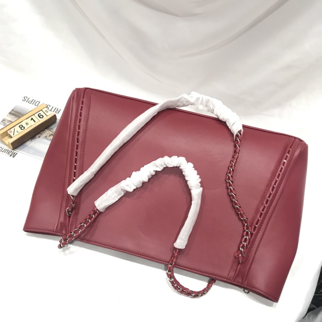 CHANEL RED LARGE LUXURY LIGNE SOFT CALFSKIN TOTE BAG