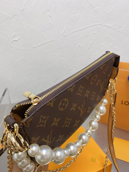 LV Ivy Monogram