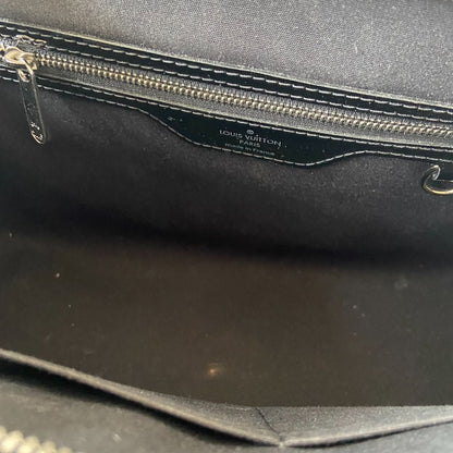 Louis Vuitton Brea handbag in black patent epi leather