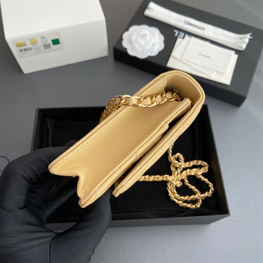 CHANEL Classic Wallet On Chain