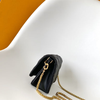 LOUIS VUITTON WALLET ON CHAIN GO 14 BLACK M13139