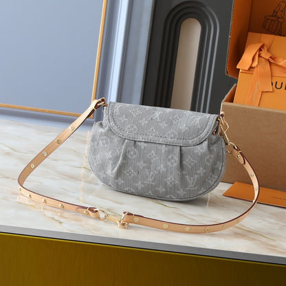 LOUIS VUITTON SUNSET MONOGRAM DENIM GREY 27CM