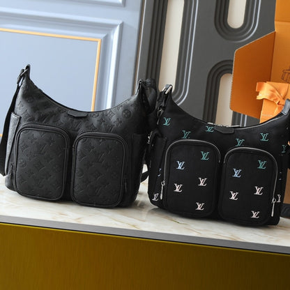 LOUIS VUITTON HOBO CARGO BLACK 30CM M14778