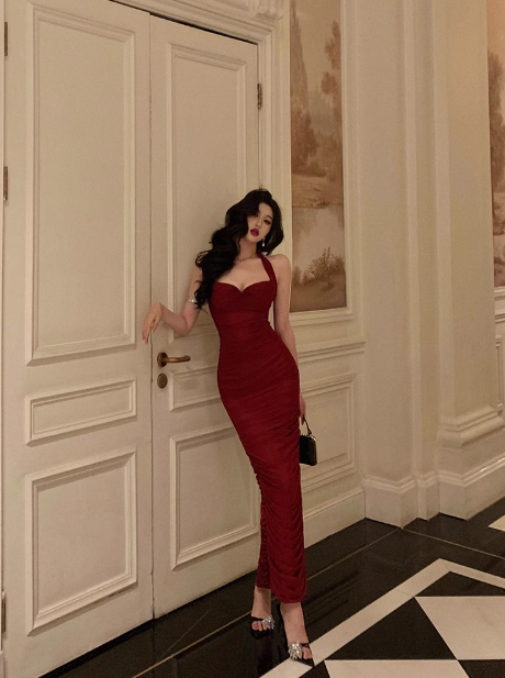 Vintage Sheath Halter Neckline Red Satin Sleeveless 18th Birthday Dress Party Gown Birthday Outfits For Women DP0210