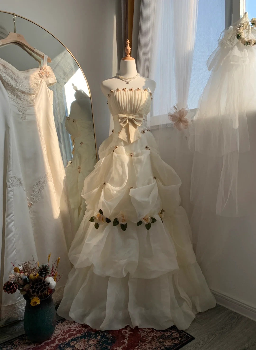 Ivory Elegant Exquisite Floral Beading Long Tulle Floor Length Tiered Ball Gown Evening Gown Wedding Dress gh4133