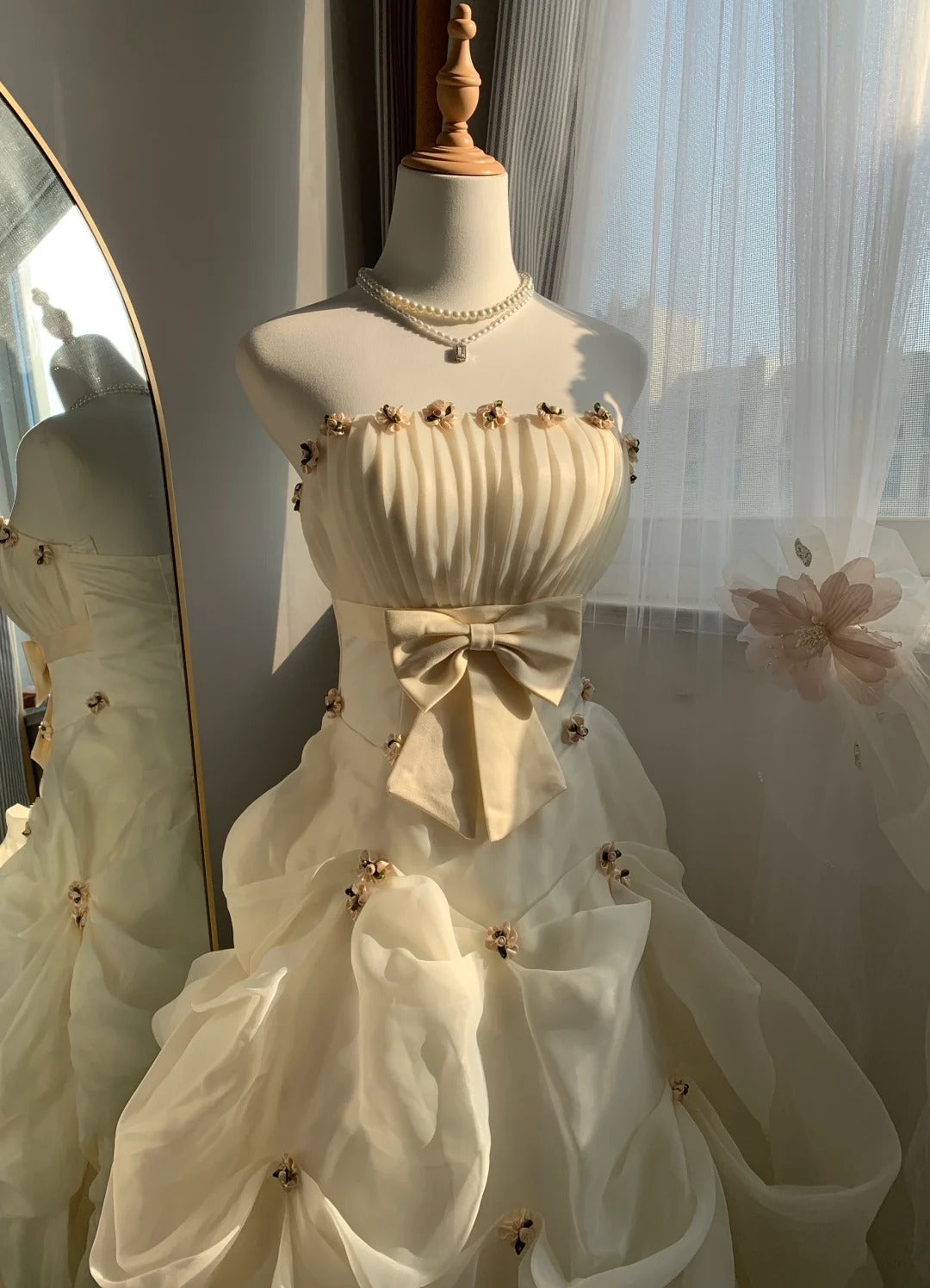 Ivory Elegant Exquisite Floral Beading Long Tulle Floor Length Tiered Ball Gown Evening Gown Wedding Dress gh4133