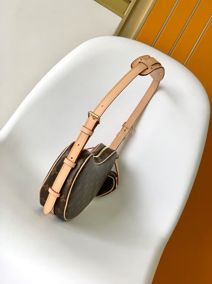 Louis Vuitton Croissant MM M46828