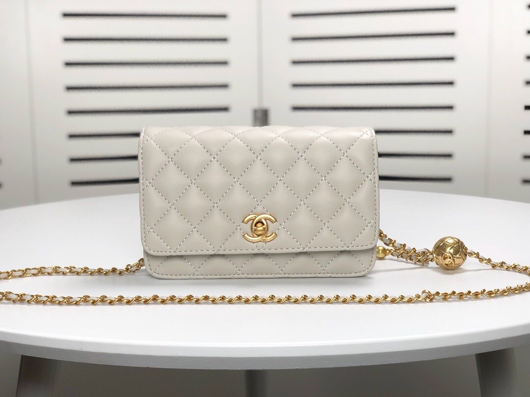 Chanel WOC