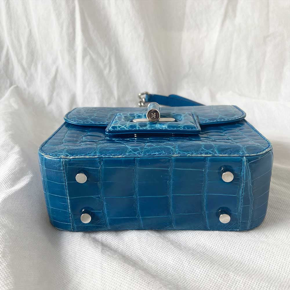 Kwanpen Crocodile Blue Box Bag