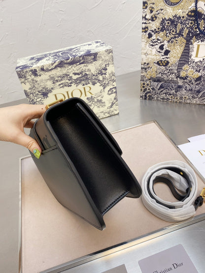 Dior 30 Montaigne Chain Bag