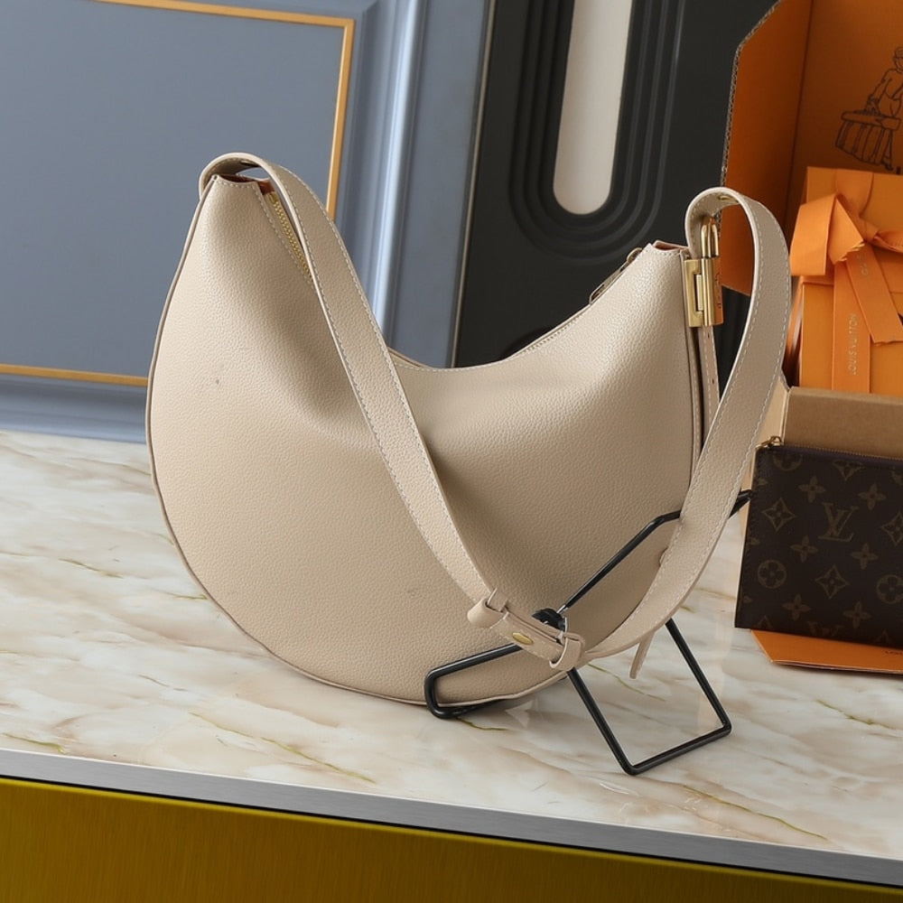 LV LOW KEY COOKIE MM WALNUT 32CM M14635