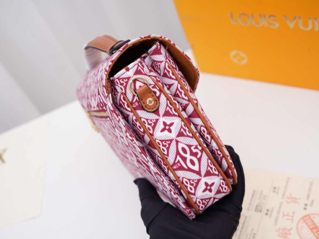 LV By The Pool Pochette Métis