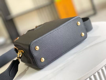 Louis Vuitton M56669 Capucines Mini