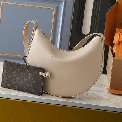 LV LOW KEY COOKIE MM WALNUT 32CM M14635