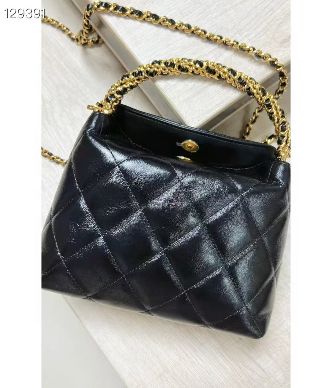 CHANEL CC 24b twist chain handle hobo lunch box bag 14×18.5×7cm