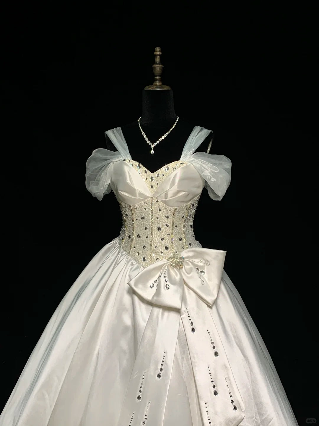 Ivory White Beading Fashion Long Satin Princess Ball Gown Wedding Dress Wedding Gown gh4924