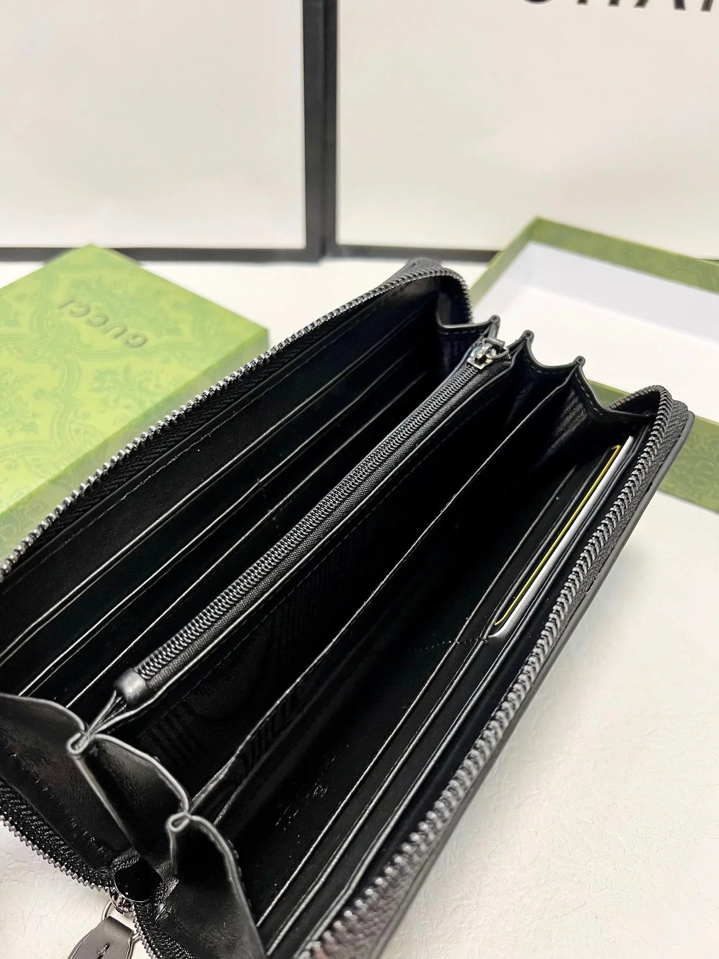 Gucci Trendy Classic Black Wallet - 20x10cm