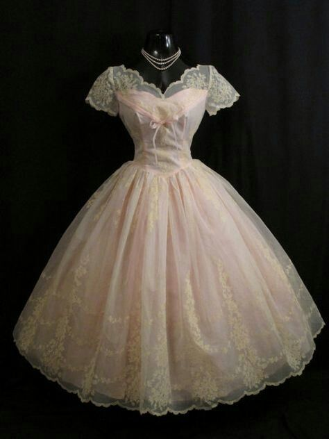 Vintage Lace Short Sleeves A Line Birthday Outfits Short Formal Homecoming Dress S825