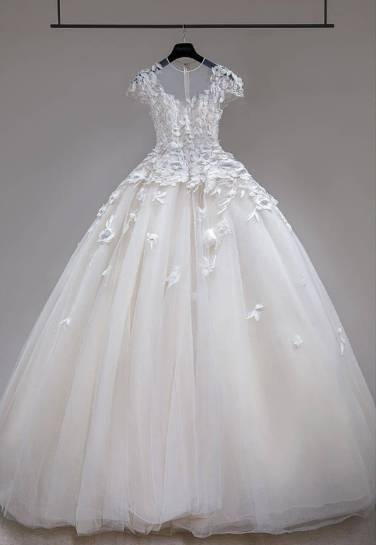 Elegant A Line Round Neck Appliques White Tulle Long Wedding Dress SH2211