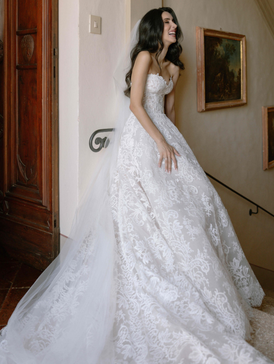 Elegant A Line Sweetheart Neck Lace Tulle Long Sweep Wedding Dress SH2219