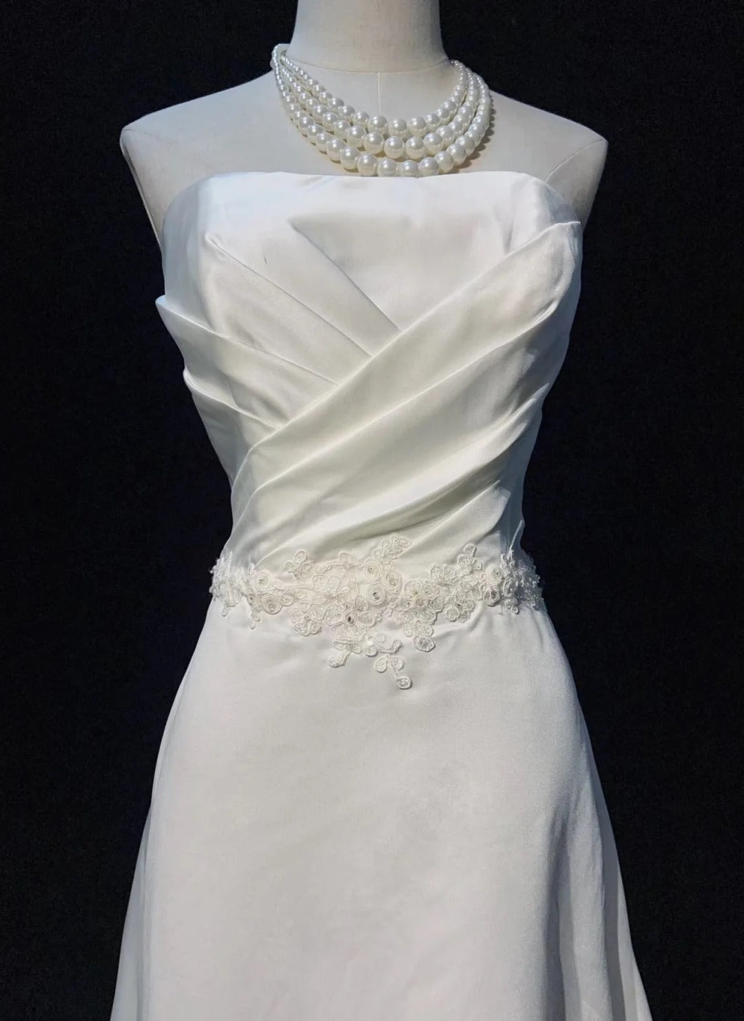 White Simple Fashionable Elegant Understated Exquisite Applique Long Floor Length Satin Ball Dress Evening Dress Wedding Dress gh3862