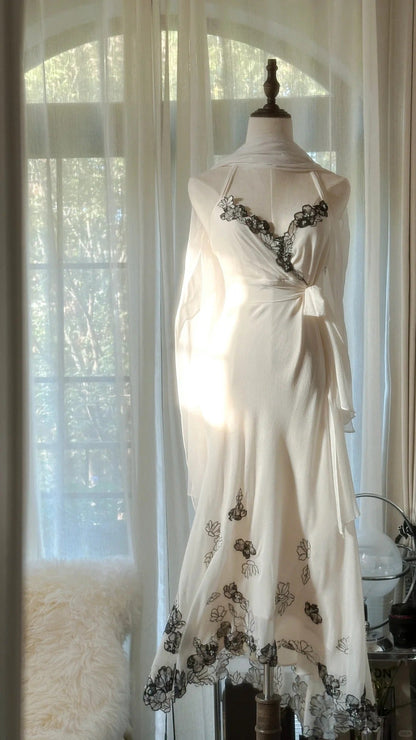 White Elegant Romantic Exquisite Black Lace Beaded Long Chiffon Ball Gown Evening Dress Party Dress Prom Dress Valentine's Day Date Dress gh4048